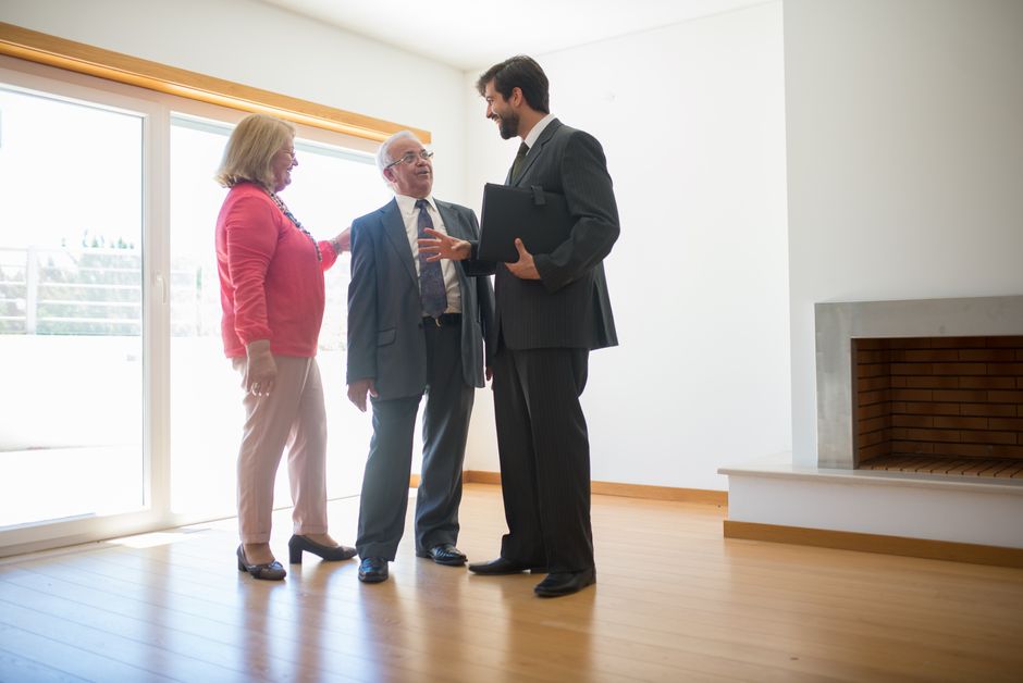 How Do I Qualify for a Lower-Cost Senior Apartment?